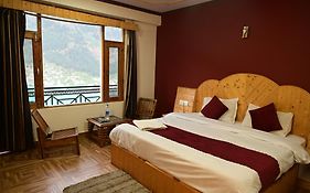 Krishana Cottage A Pure Veg !!!300 M From Hadimba Temple!!!Balcony Rooms!!!Veg Restaurant!!!Couple Friendly!!!Family Cottage!!!